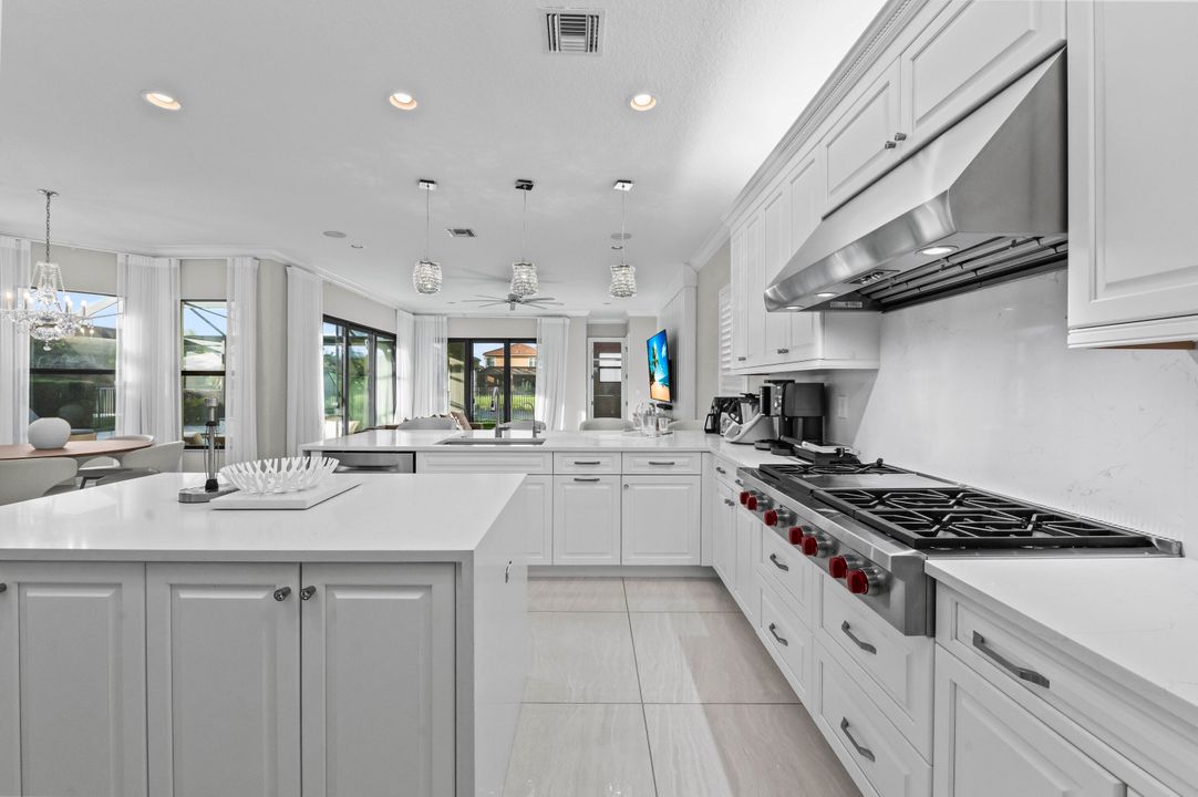 For Sale: $2,995,000 (5 beds, 8 baths, 5892 Square Feet)