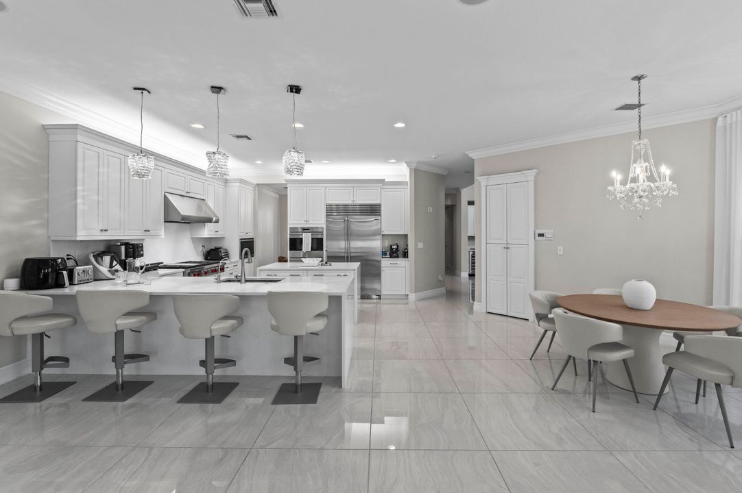 For Sale: $2,995,000 (5 beds, 8 baths, 5892 Square Feet)