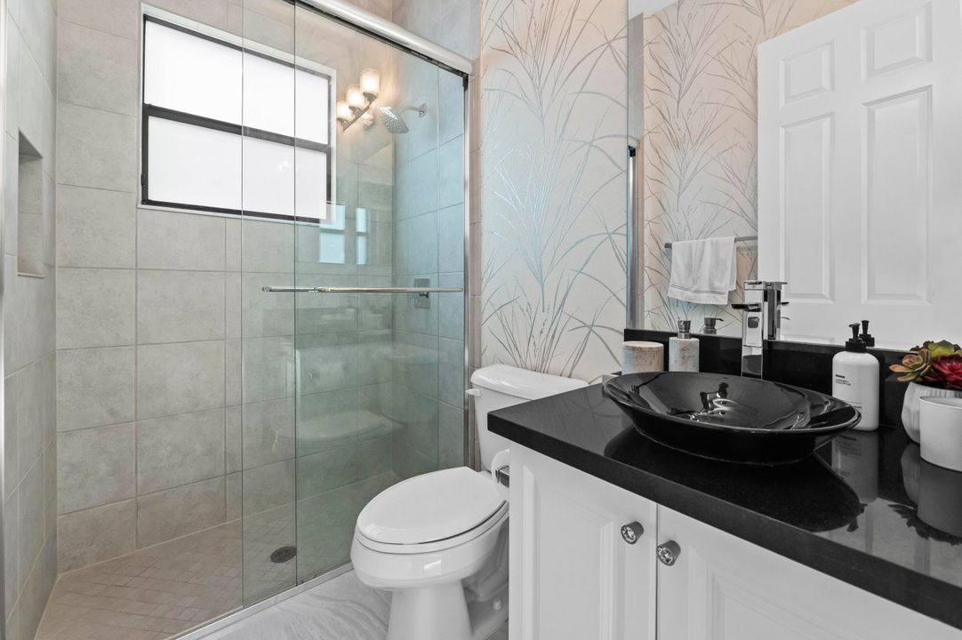 For Sale: $2,995,000 (5 beds, 8 baths, 5892 Square Feet)