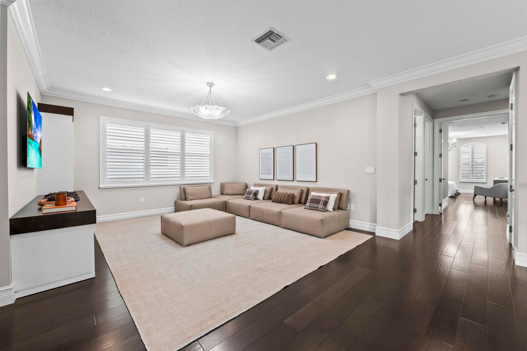 For Sale: $2,995,000 (5 beds, 8 baths, 5892 Square Feet)