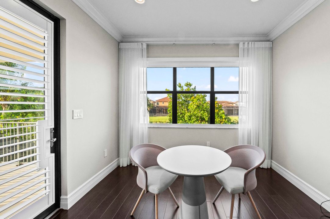 For Sale: $2,995,000 (5 beds, 8 baths, 5892 Square Feet)