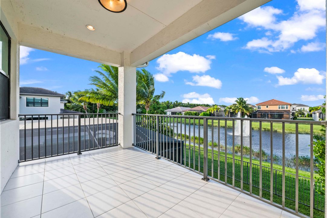 For Sale: $2,995,000 (5 beds, 8 baths, 5892 Square Feet)