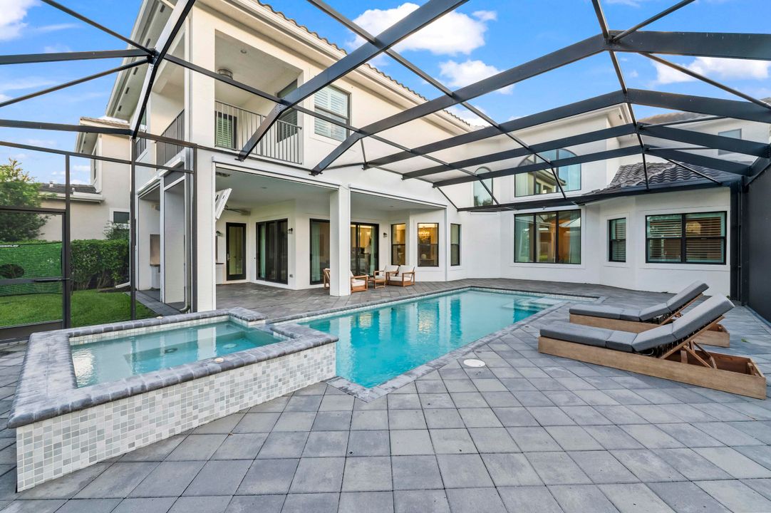 For Sale: $2,995,000 (5 beds, 8 baths, 5892 Square Feet)