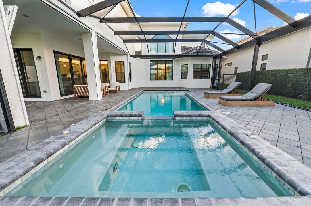 For Sale: $2,995,000 (5 beds, 8 baths, 5892 Square Feet)