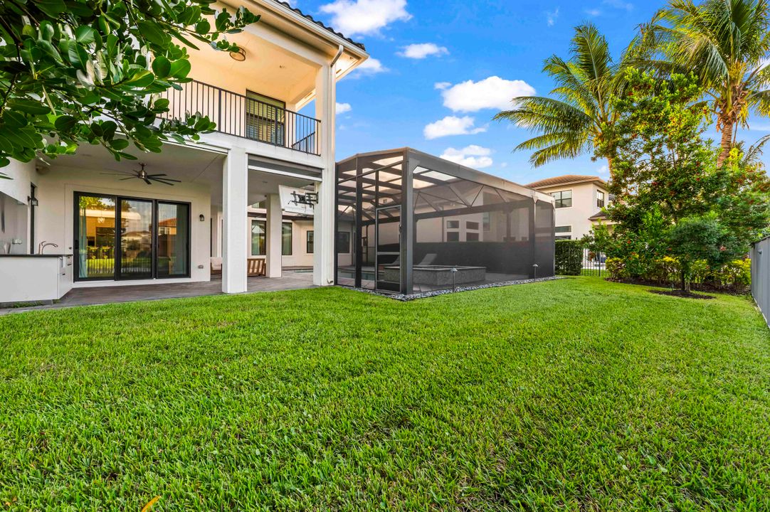 For Sale: $2,995,000 (5 beds, 8 baths, 5892 Square Feet)