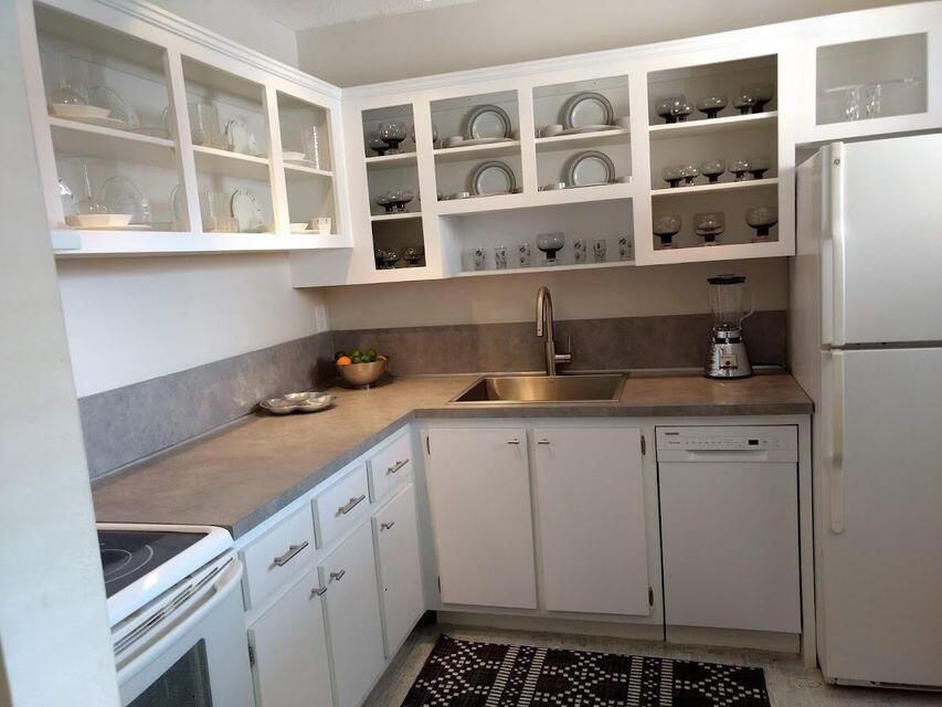 For Rent: $1,700 (1 beds, 1 baths, 744 Square Feet)