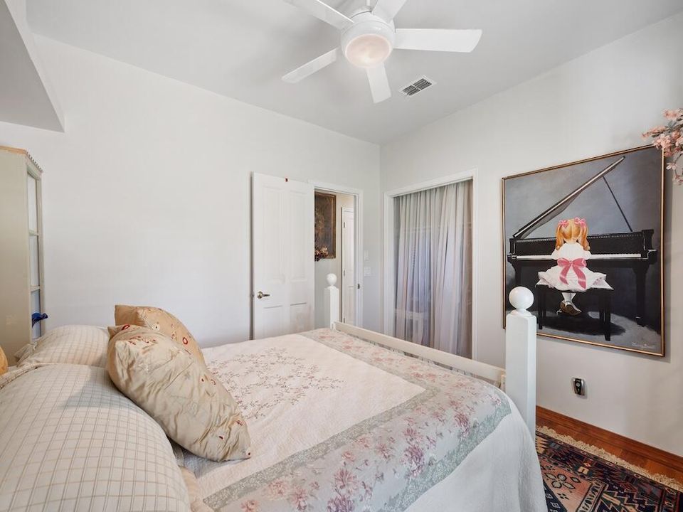 For Sale: $899,999 (3 beds, 2 baths, 3000 Square Feet)