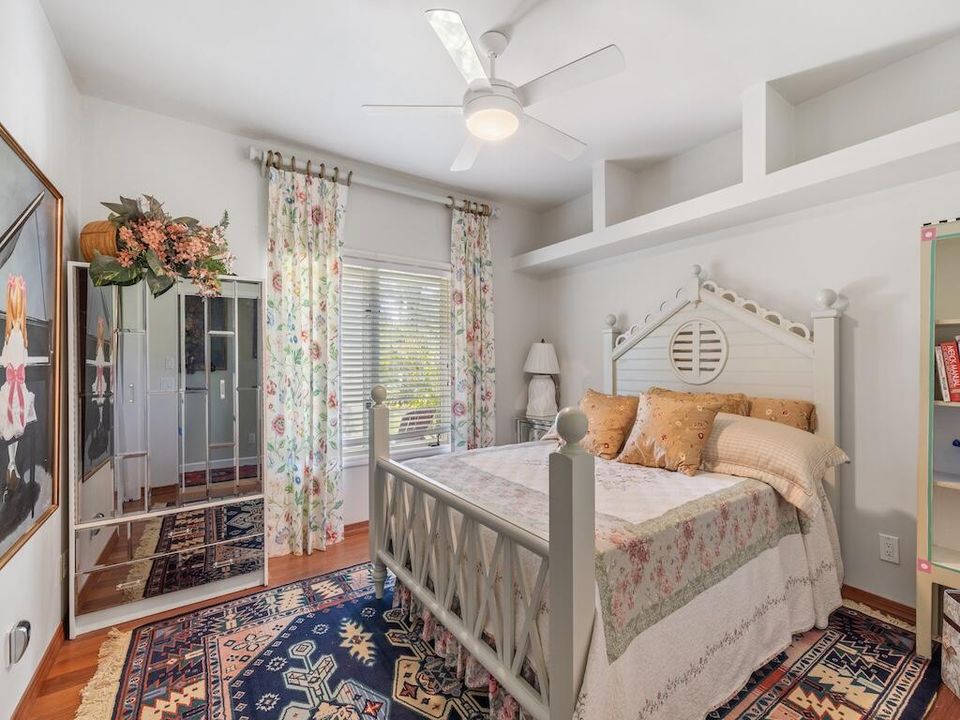 For Sale: $899,999 (3 beds, 2 baths, 3000 Square Feet)