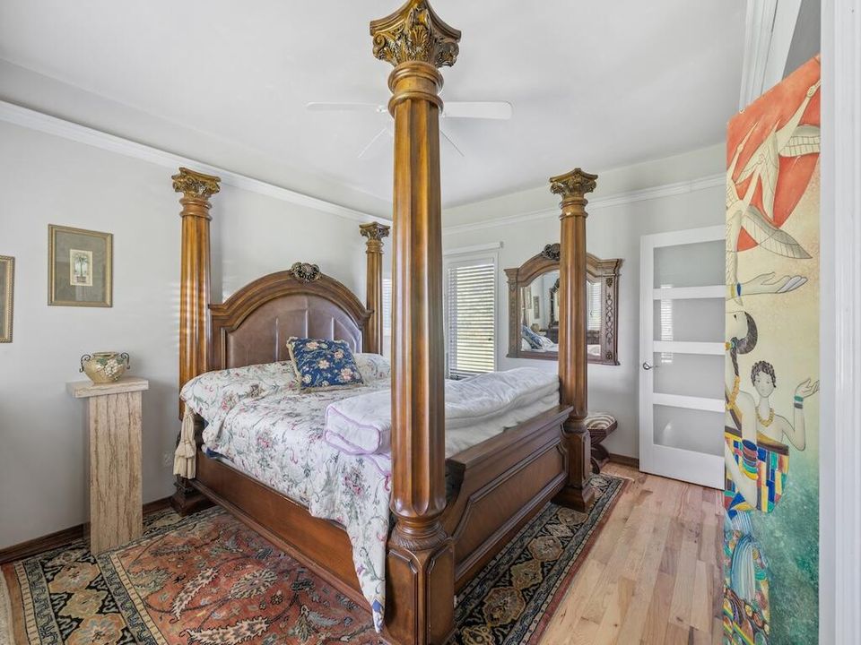 For Sale: $899,999 (3 beds, 2 baths, 3000 Square Feet)