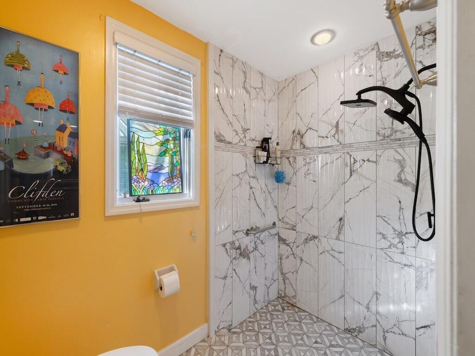 For Sale: $899,999 (3 beds, 2 baths, 3000 Square Feet)