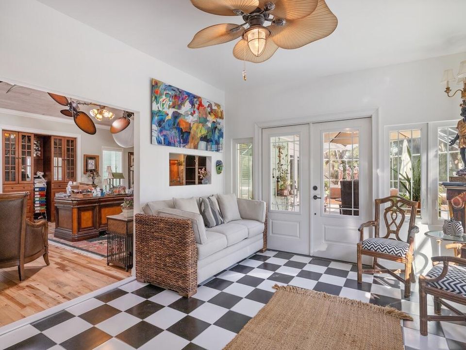 For Sale: $899,999 (3 beds, 2 baths, 3000 Square Feet)