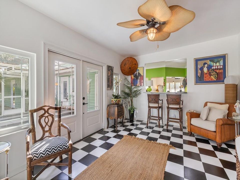 For Sale: $899,999 (3 beds, 2 baths, 3000 Square Feet)