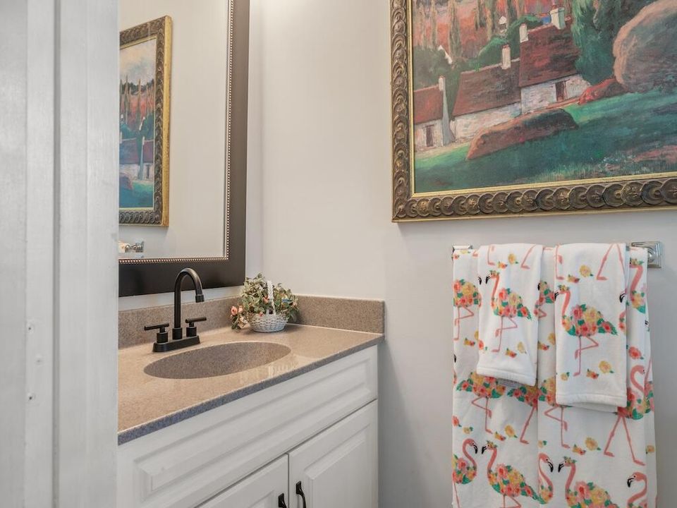 For Sale: $899,999 (3 beds, 2 baths, 3000 Square Feet)