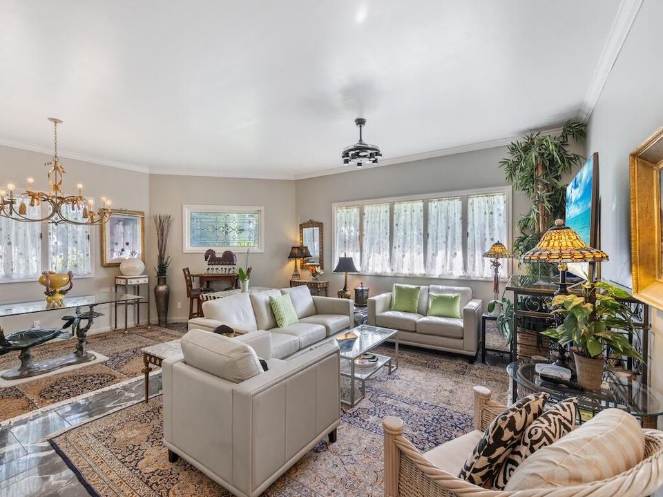 For Sale: $899,999 (3 beds, 2 baths, 3000 Square Feet)