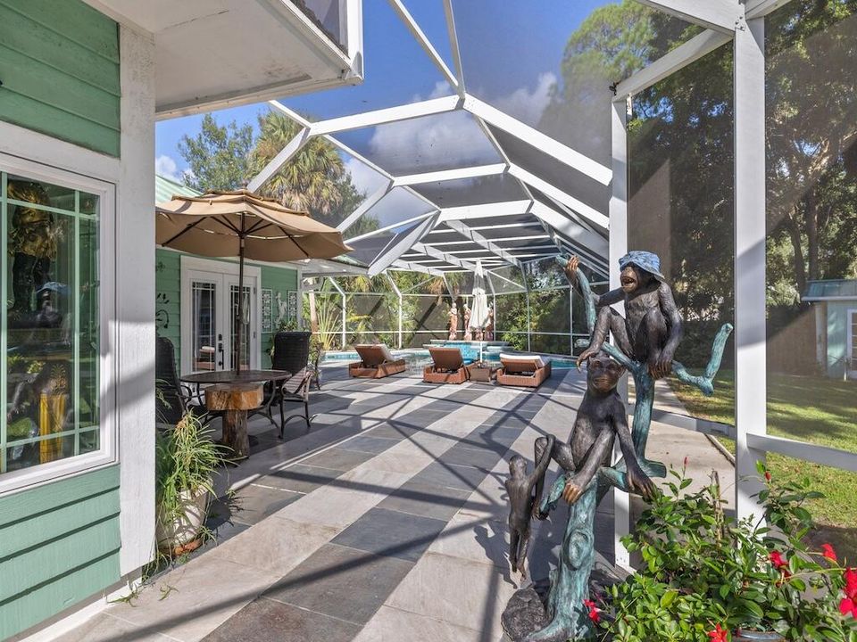 For Sale: $899,999 (3 beds, 2 baths, 3000 Square Feet)