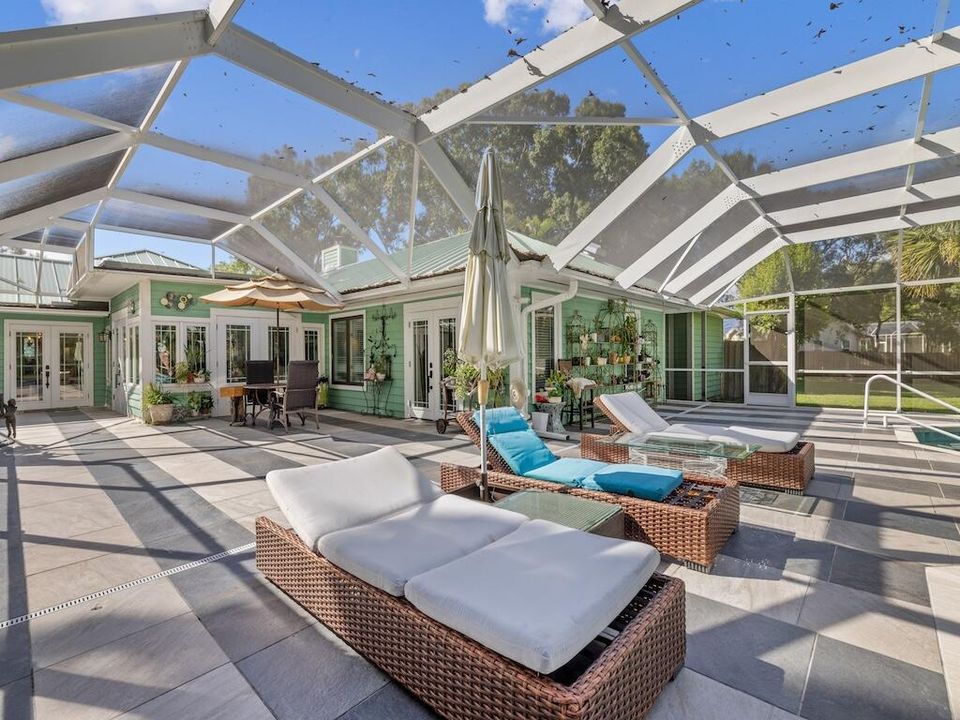 For Sale: $899,999 (3 beds, 2 baths, 3000 Square Feet)