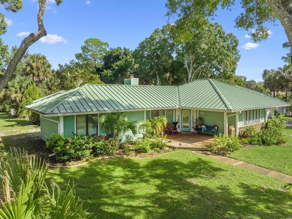 For Sale: $899,999 (3 beds, 2 baths, 3000 Square Feet)