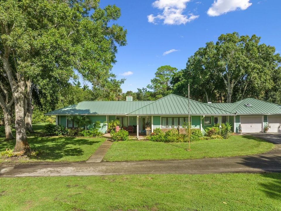 For Sale: $899,999 (3 beds, 2 baths, 3000 Square Feet)