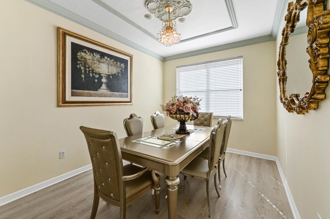 待售: $725,000 (4 贝兹, 2 浴室, 3564 平方英尺)