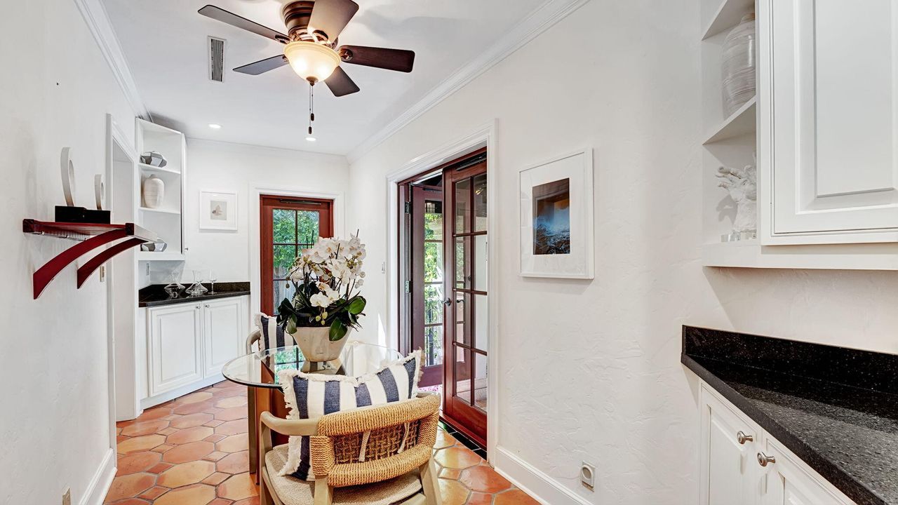 Active With Contract: $4,485,000 (4 beds, 4 baths, 3592 Square Feet)