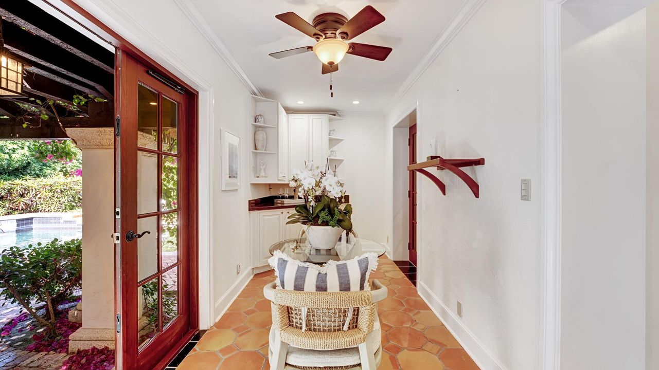 Active With Contract: $4,485,000 (4 beds, 4 baths, 3592 Square Feet)