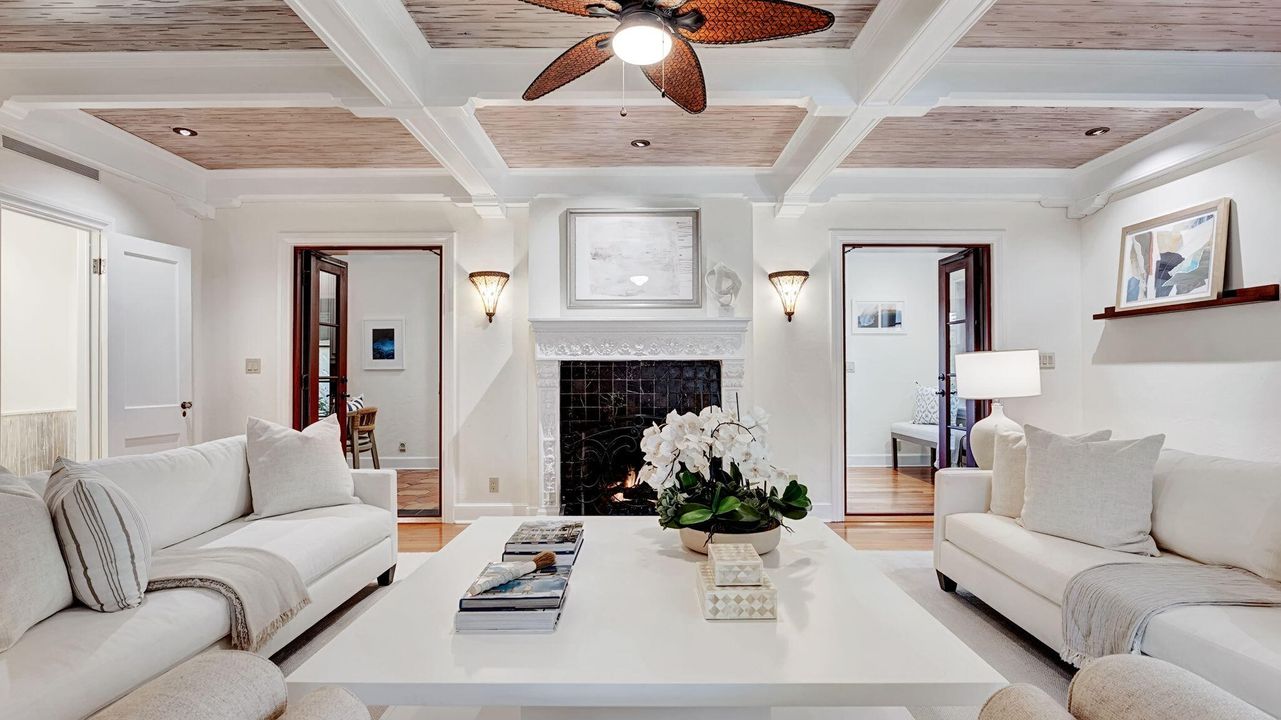 Active With Contract: $4,485,000 (4 beds, 4 baths, 3592 Square Feet)