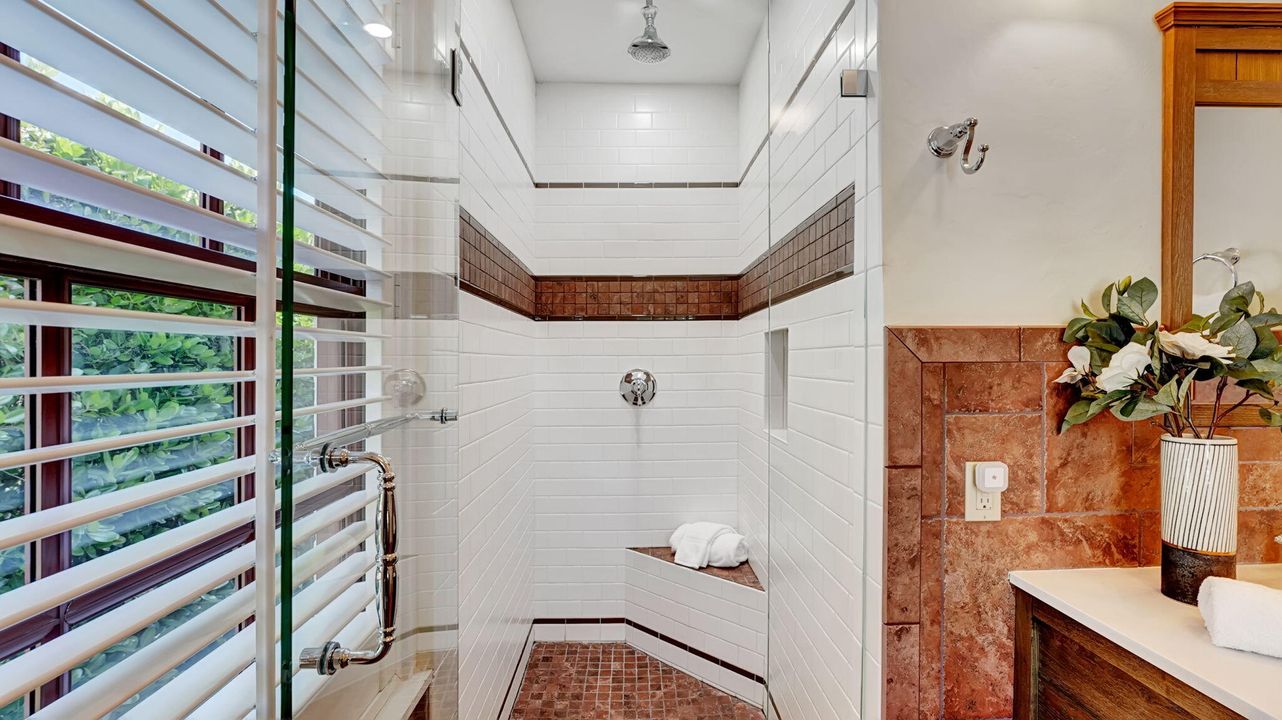 Active With Contract: $4,485,000 (4 beds, 4 baths, 3592 Square Feet)