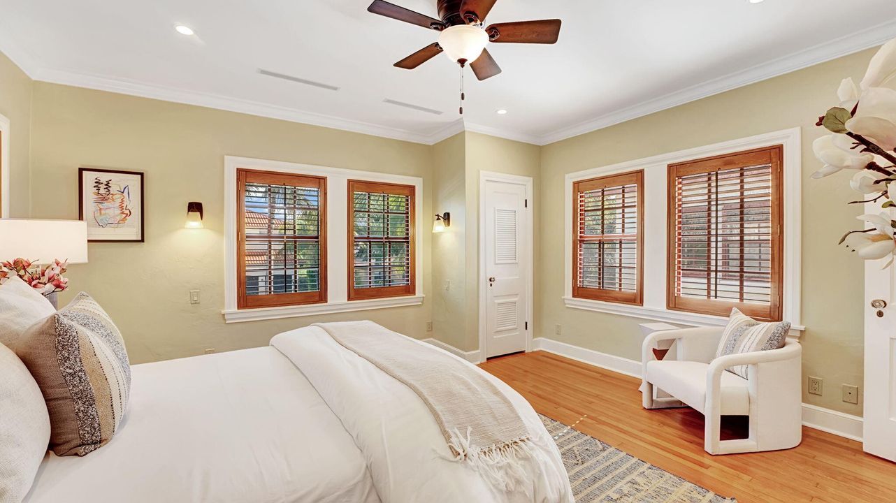 Active With Contract: $4,485,000 (4 beds, 4 baths, 3592 Square Feet)