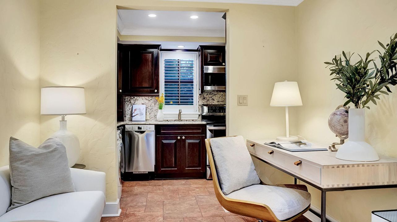 Active With Contract: $4,485,000 (4 beds, 4 baths, 3592 Square Feet)