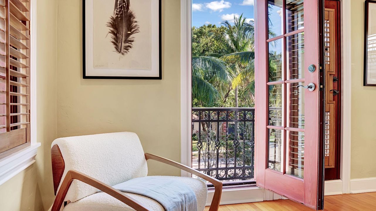 Active With Contract: $4,485,000 (4 beds, 4 baths, 3592 Square Feet)