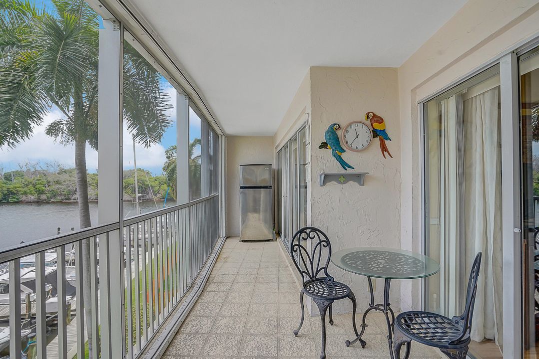 Под контрактом: $3,000 (2 спален, 2 ванн, 1268 Квадратных фут)