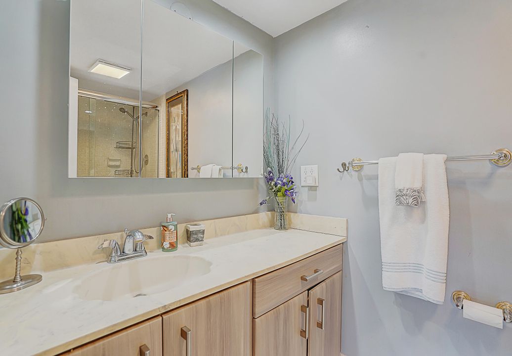 Под контрактом: $3,000 (2 спален, 2 ванн, 1268 Квадратных фут)