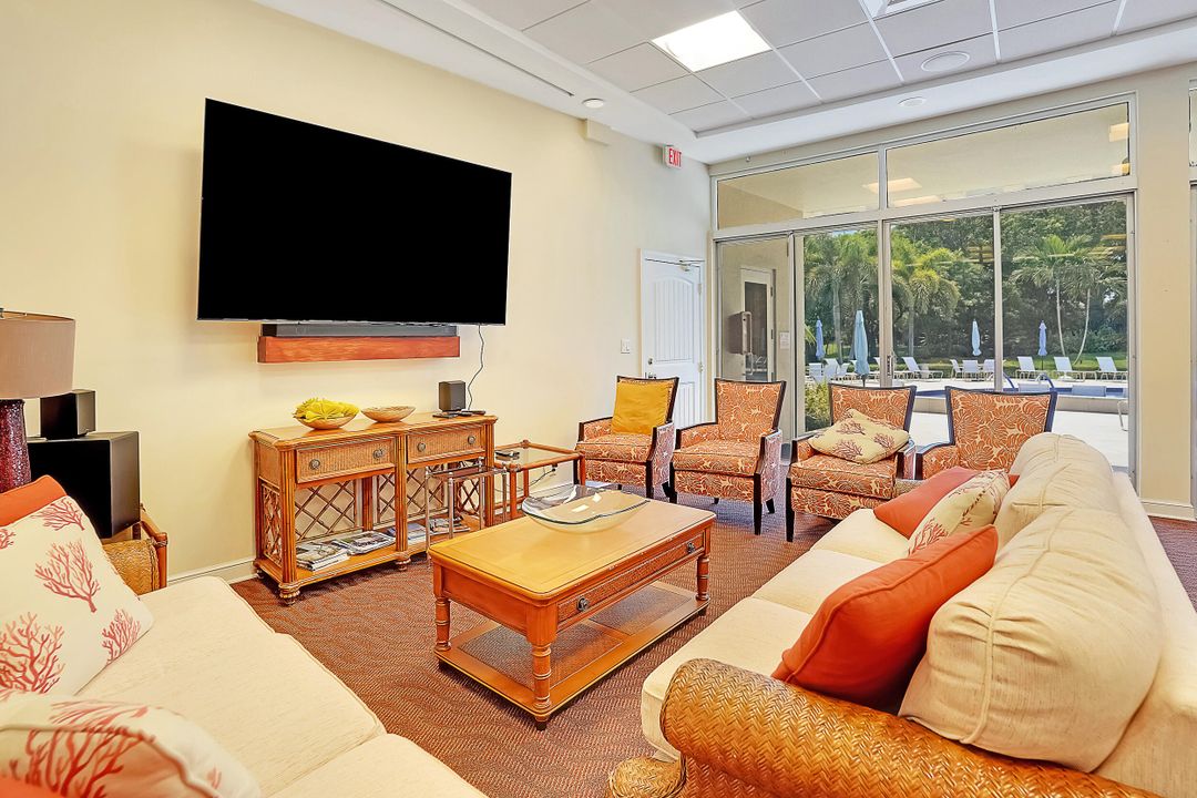 Под контрактом: $3,000 (2 спален, 2 ванн, 1268 Квадратных фут)