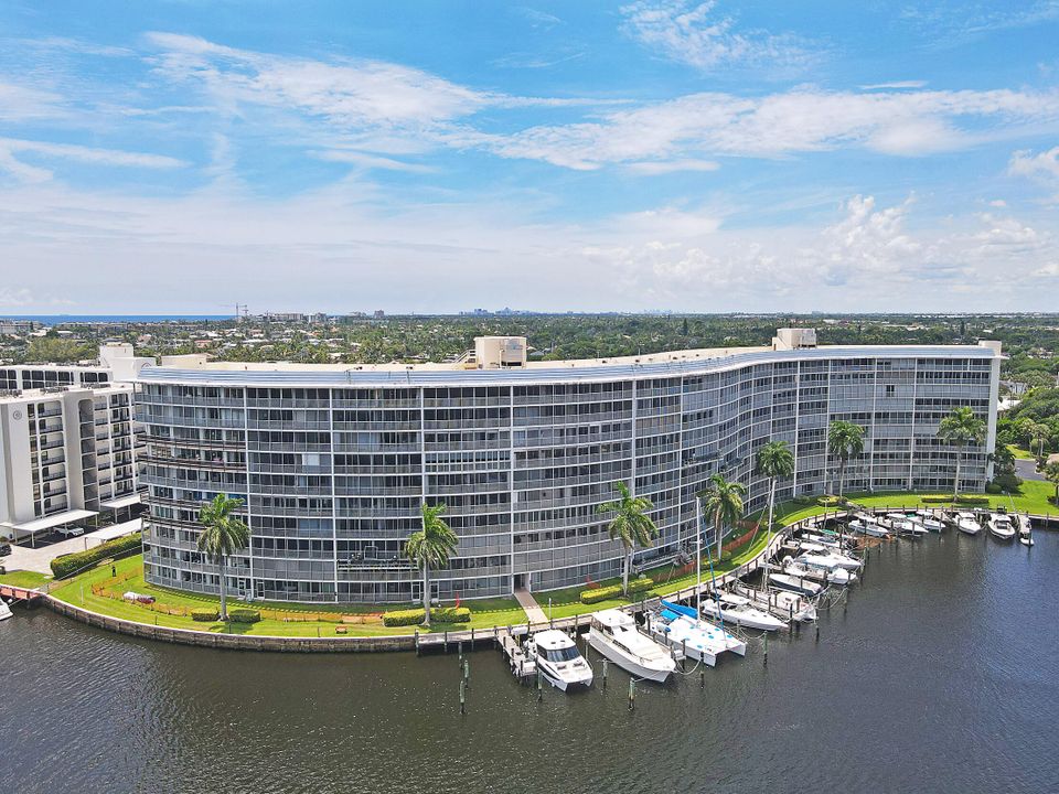 Под контрактом: $3,000 (2 спален, 2 ванн, 1268 Квадратных фут)