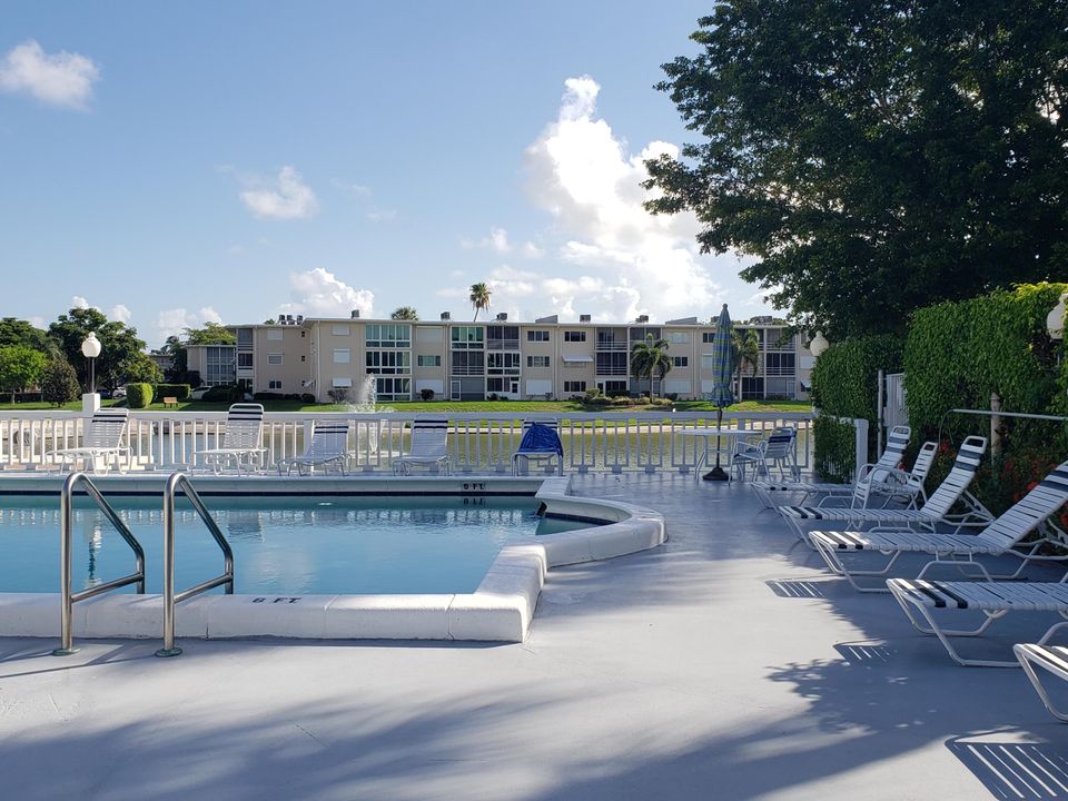 For Rent: $1,700 (1 beds, 1 baths, 744 Square Feet)