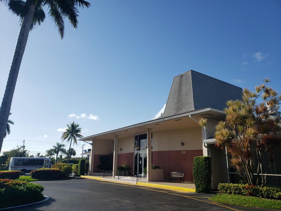 For Rent: $1,700 (1 beds, 1 baths, 744 Square Feet)