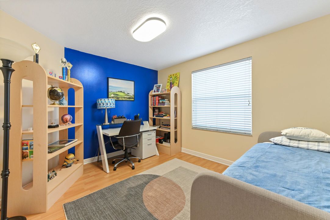 待售: $725,000 (4 贝兹, 2 浴室, 3564 平方英尺)