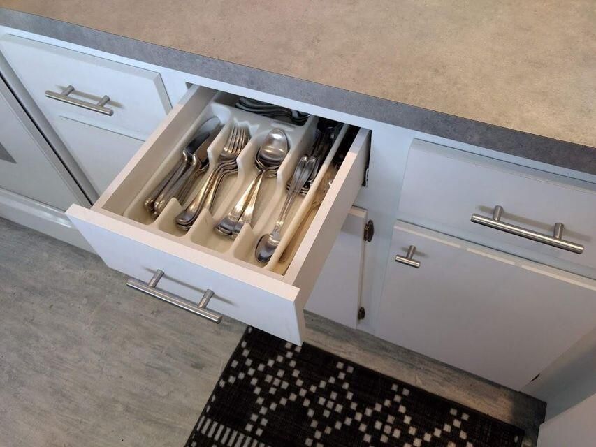 For Rent: $1,700 (1 beds, 1 baths, 744 Square Feet)