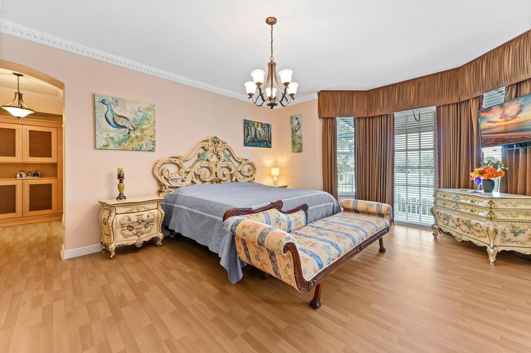 待售: $725,000 (4 贝兹, 2 浴室, 3564 平方英尺)