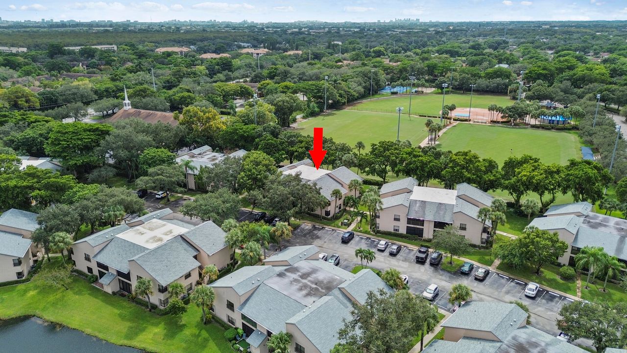 Active With Contract: $299,500 (3 beds, 2 baths, 1093 Square Feet)