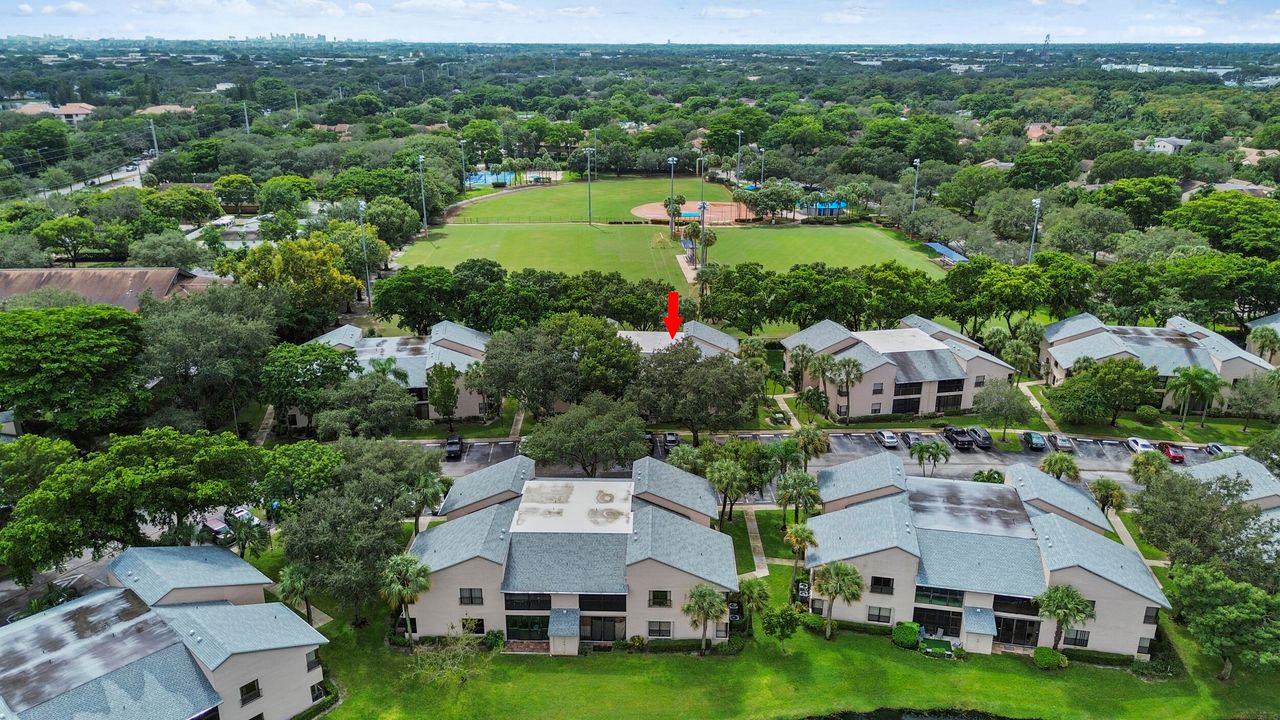 Active With Contract: $299,500 (3 beds, 2 baths, 1093 Square Feet)