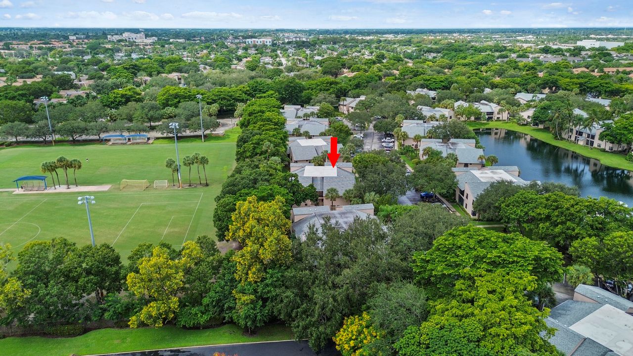 Active With Contract: $299,500 (3 beds, 2 baths, 1093 Square Feet)