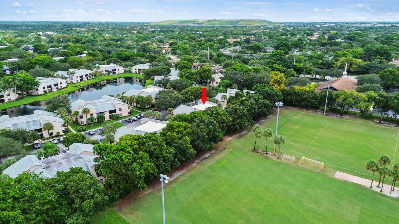 Active With Contract: $299,500 (3 beds, 2 baths, 1093 Square Feet)