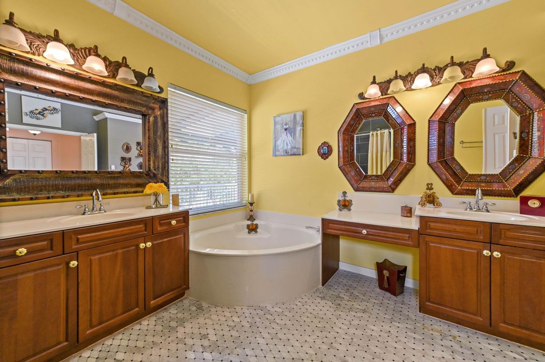 待售: $725,000 (4 贝兹, 2 浴室, 3564 平方英尺)