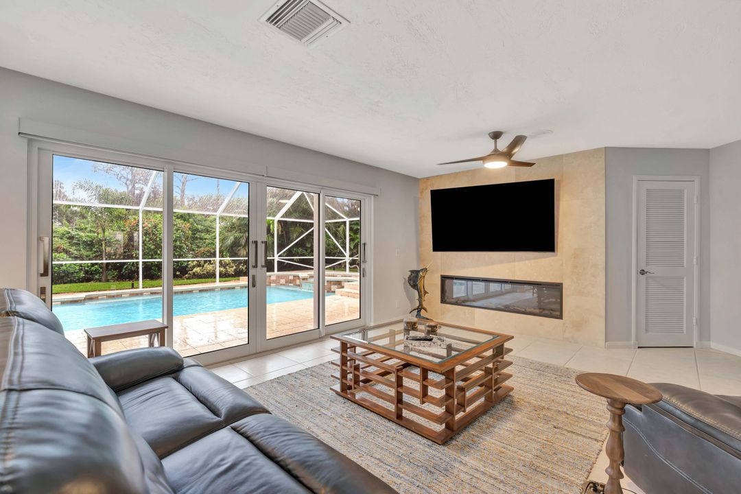 На продажу: $697,000 (3 спален, 3 ванн, 3400 Квадратных фут)