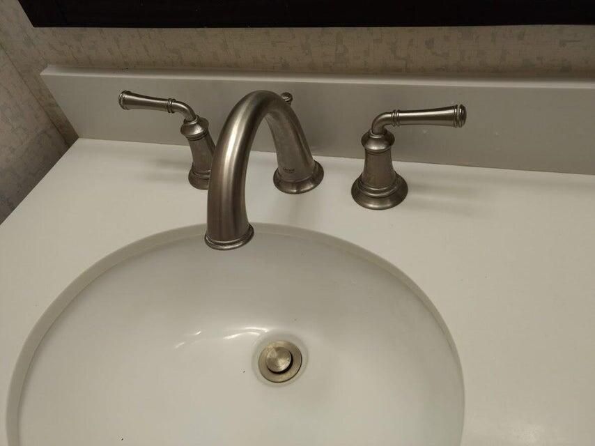 For Rent: $1,700 (1 beds, 1 baths, 744 Square Feet)