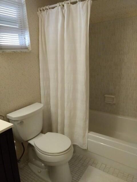 For Rent: $1,700 (1 beds, 1 baths, 744 Square Feet)