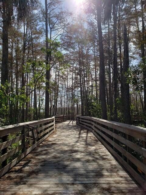 For Rent: $1,700 (1 beds, 1 baths, 744 Square Feet)