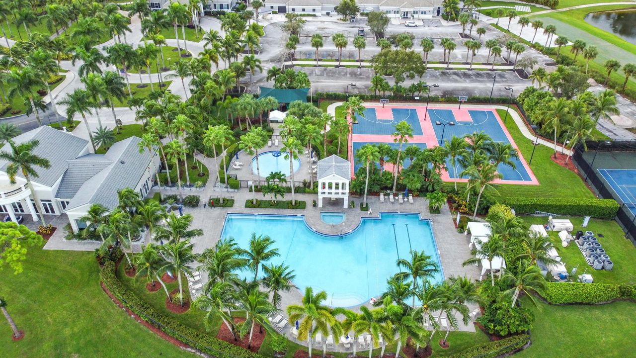 待售: $725,000 (4 贝兹, 2 浴室, 3564 平方英尺)