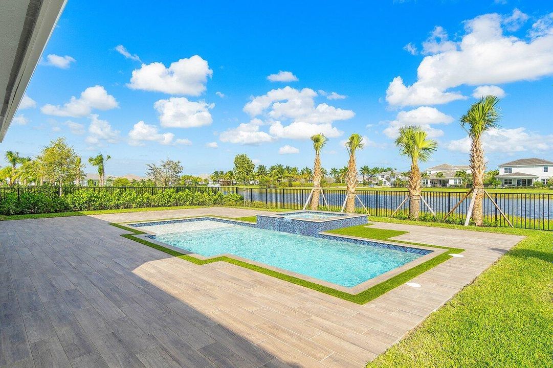 Под контрактом: $7,950 (4 спален, 3 ванн, 3782 Квадратных фут)